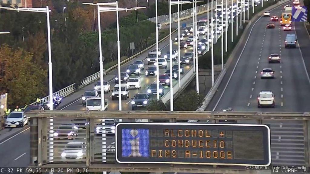 Un accidente en Cornellà provoca retenciones desde Nou Barris en la ronda de Dalt