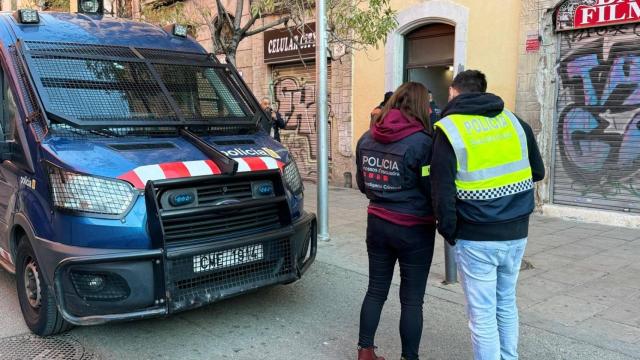 Dispositivo policial contra un grupo criminal dedicado al tráfico de seres humanos en El Raval