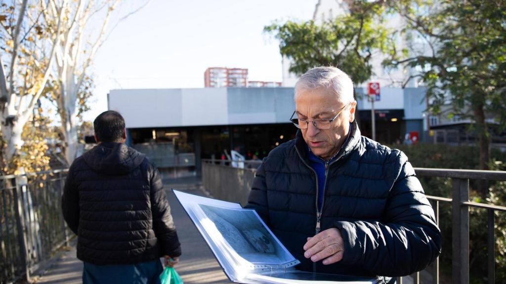 Ramón Carbó en la estación de metro de Santa Eulàlia