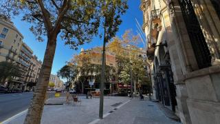 Barcelona reurbanitza la cantonada del carrer Aragó amb Bruc amb més espai peatonal