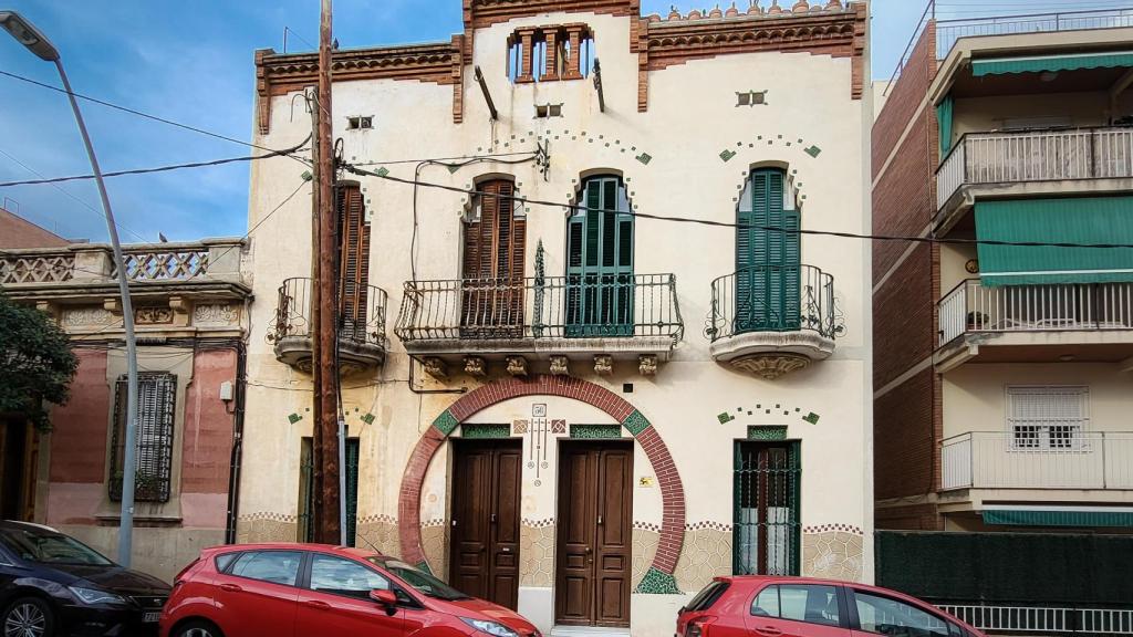 Las Casas Homar en la calle Salses