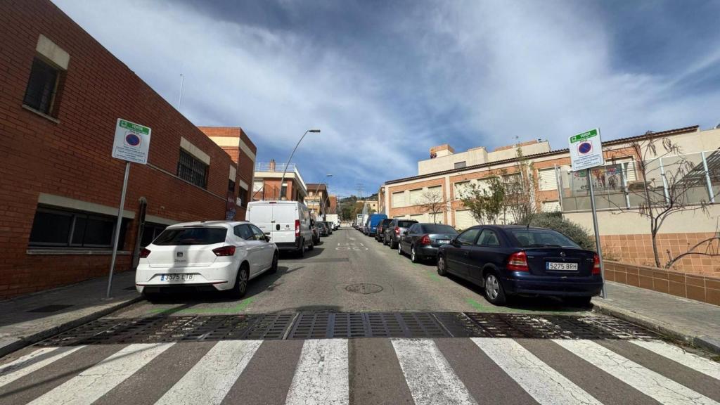 Uno de los accesos del Institut Escola Trinitat Nova, en el distrito de Nou Barris