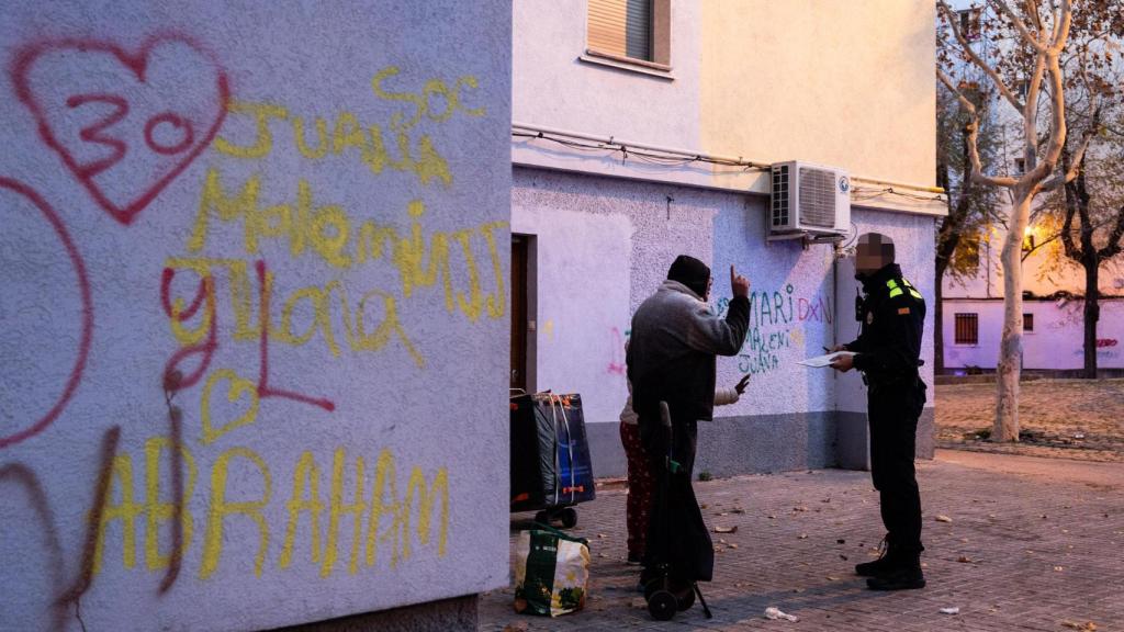 Operatiu policial contra el mercadet de la misèria de Badalona