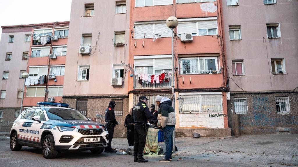 Operatiu policial contra el mercadet de la misèria de Badalona