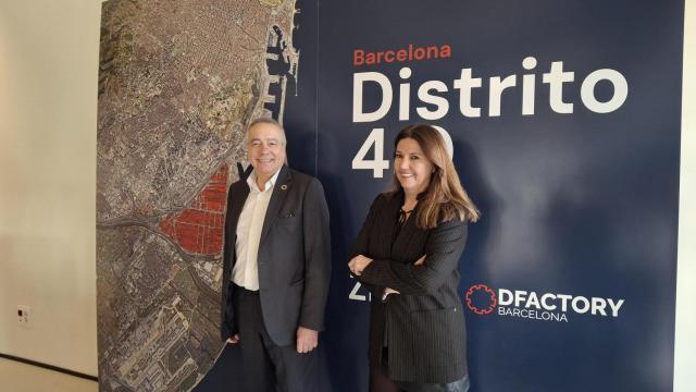 El delegado especial del Estado en el CZFB, Pere Navarro, y la directora general, Blanca Sorigué