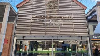 Els paradistes denuncien la degradació del mercat de Canyelles: “La caiguda és total i no hi ha solucions”