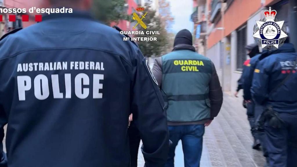 Agentes de los Mossos d’Esquadra, Guardia Civil y Policía Federal Australiana