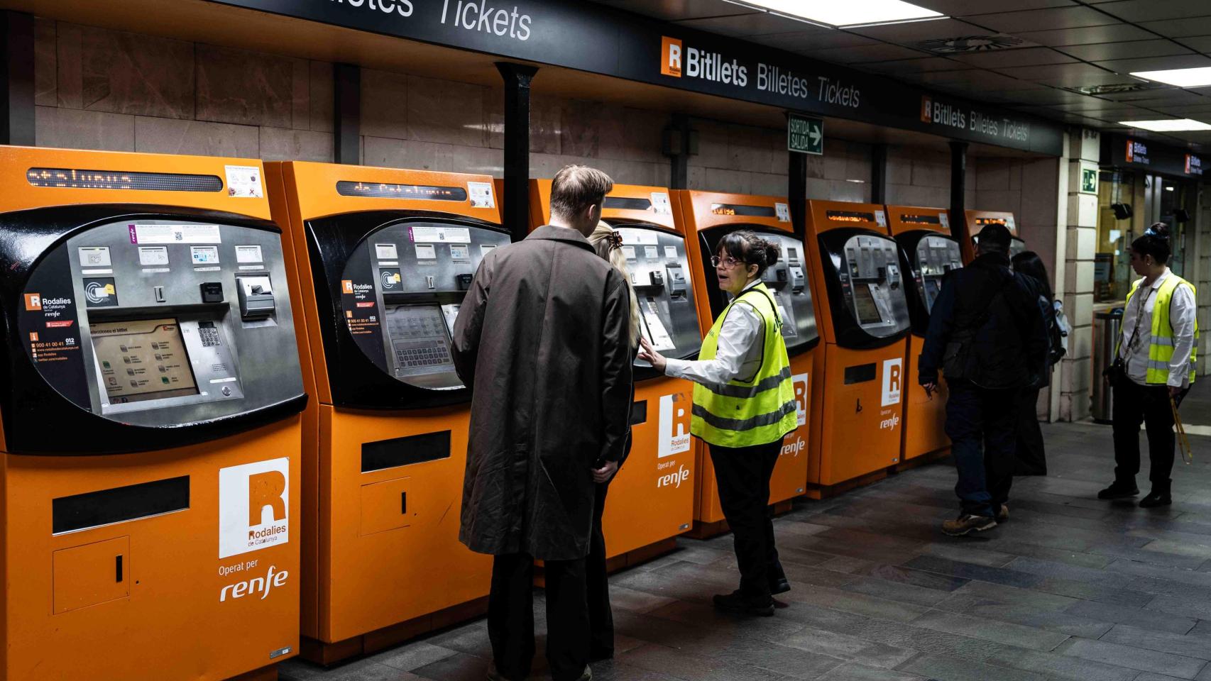 Las máquinas de autoventa de Rodalies el primer día sin bonificaciones de transporte público