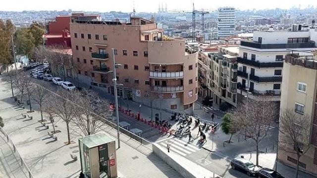 La plaza Roquetes en Nou Barris