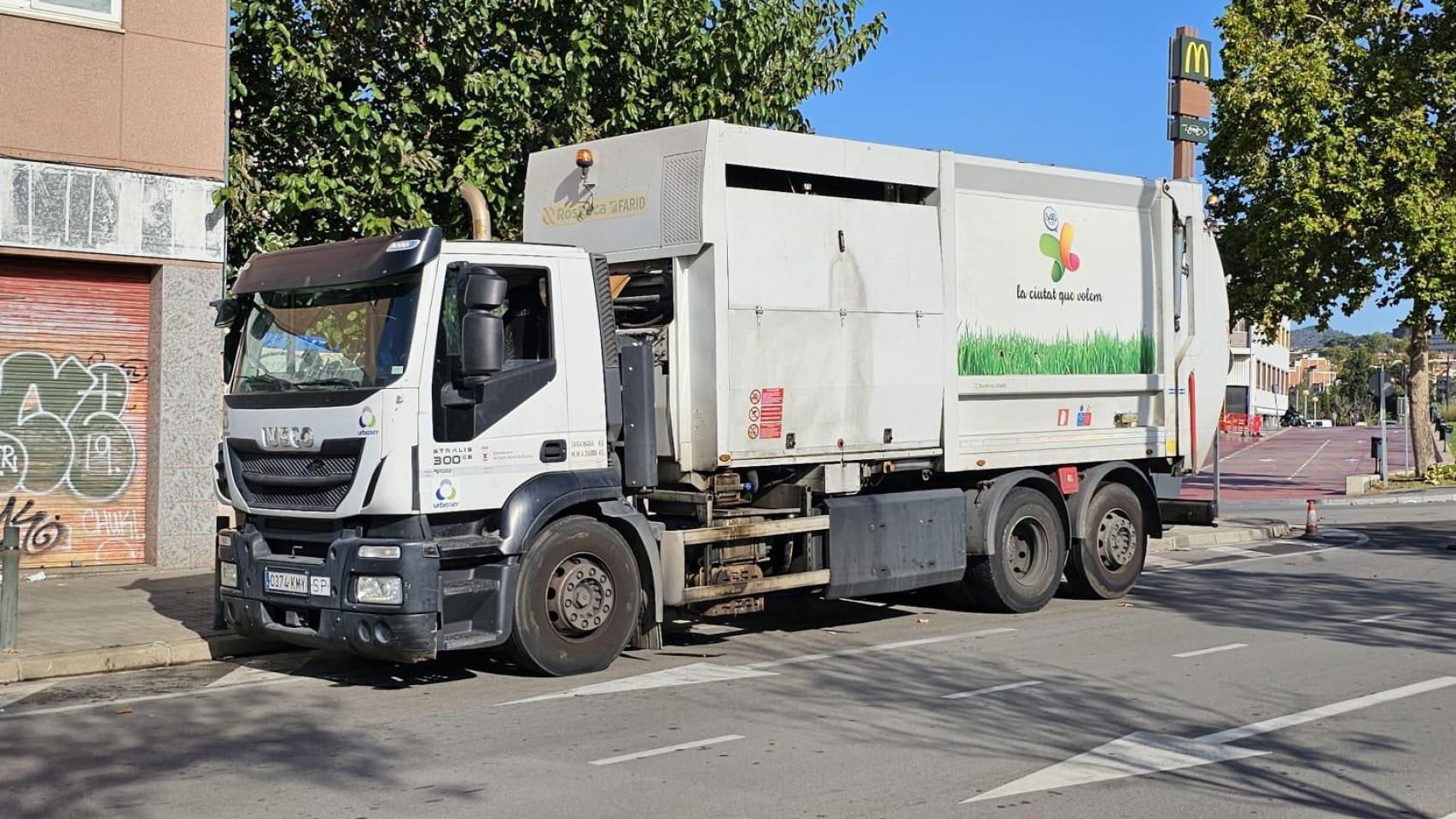 Un camión de basura de Sant Adrià de Besòs