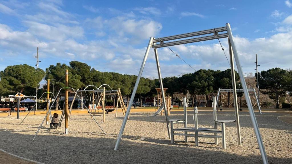 Badalona estrena un nuevo parque infantil y juvenil de 500 metros cuadrados