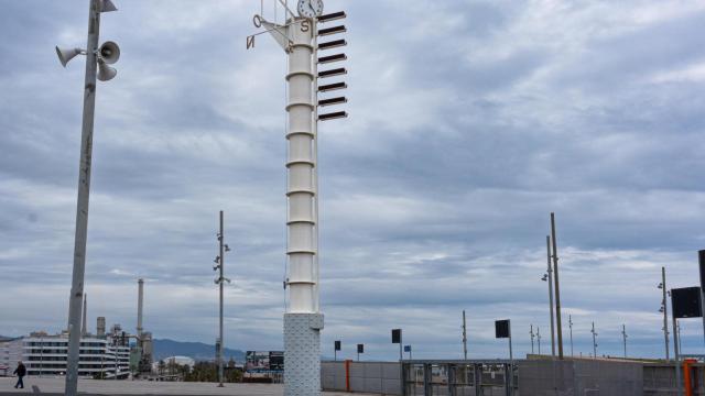 La chimenea solitaria del Fòrum en Barcelona