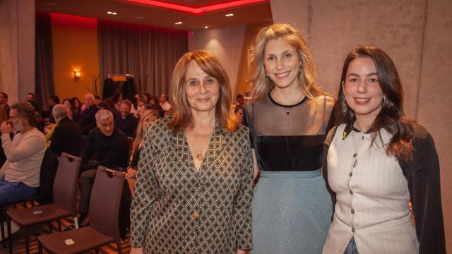 Odelia Haroush, CEO de Seret, y Noa Hadad, confundadora del festival, junto a una representante de la Israelí House London en el evento