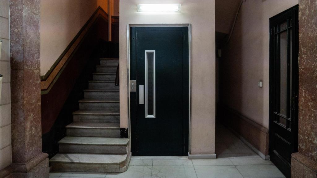 Ascensor de acceso a una residencia de ancianos de Barcelona