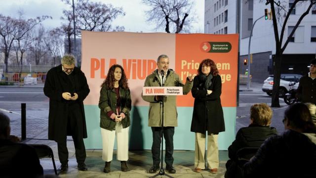 Collboni entrega las llaves de 88 viviendas para personas mayores en las Casernes de Sant Andreu de Barcelona