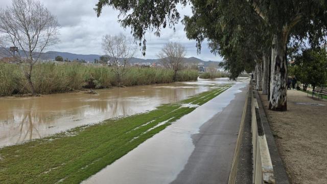 El río Besòs, desbordado tras las fuertes lluvias