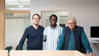 Jean, el profesor ruandés que lleva la revolución educativa de Barcelona a Kigali: "Queremos salvar el sistema"