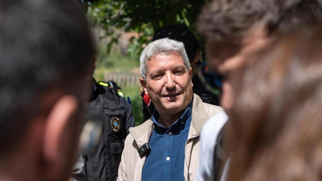 Eduard Sanz, alcalde de Esplugues, tras el desalojo