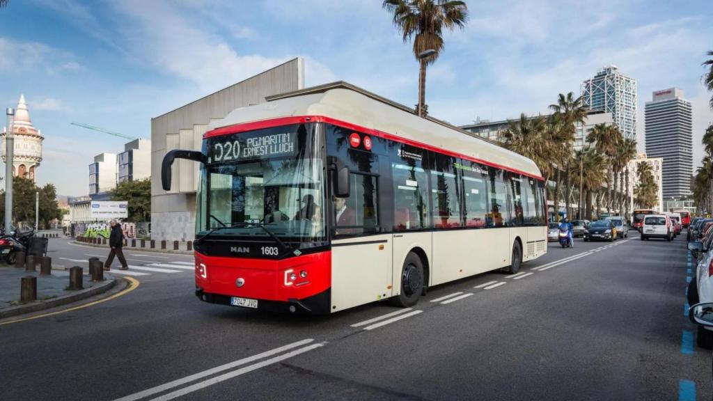 Un bus de TMB en una imagen de archivo
