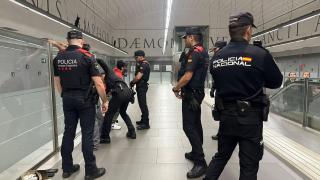 Operación Kanpai en Barcelona: 16 detenidos y 24 armas incautadas en un macrodispositivo policial