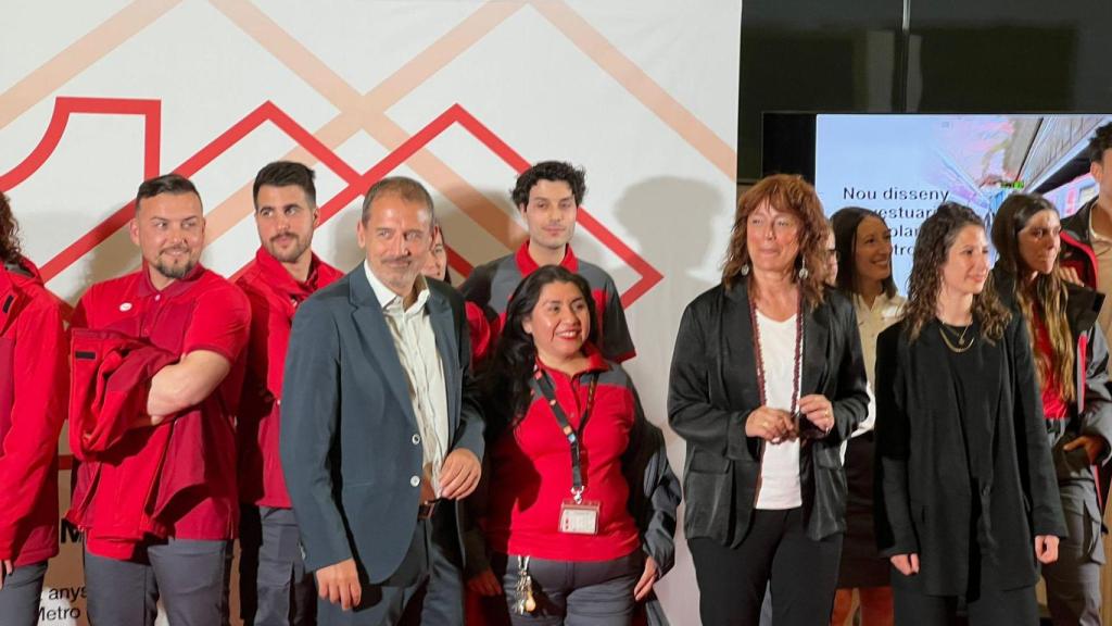 Imagen de los trabajadores durante la presentación del nuevo uniforme