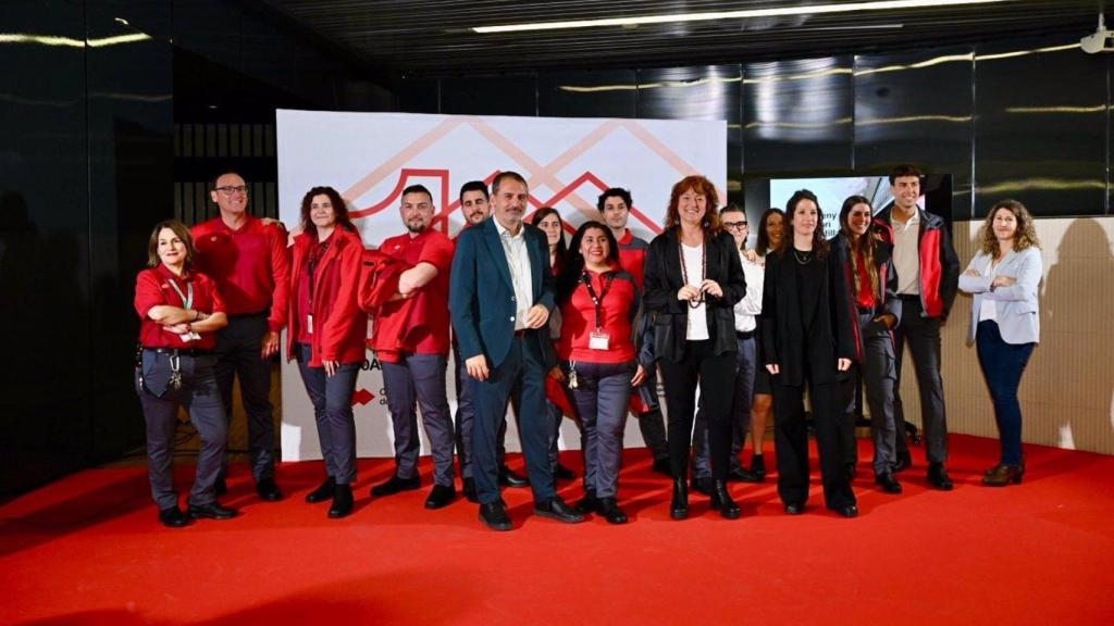 Imagen de la presentación del nuevo uniforme de los trabajadores del metro de Barcelona