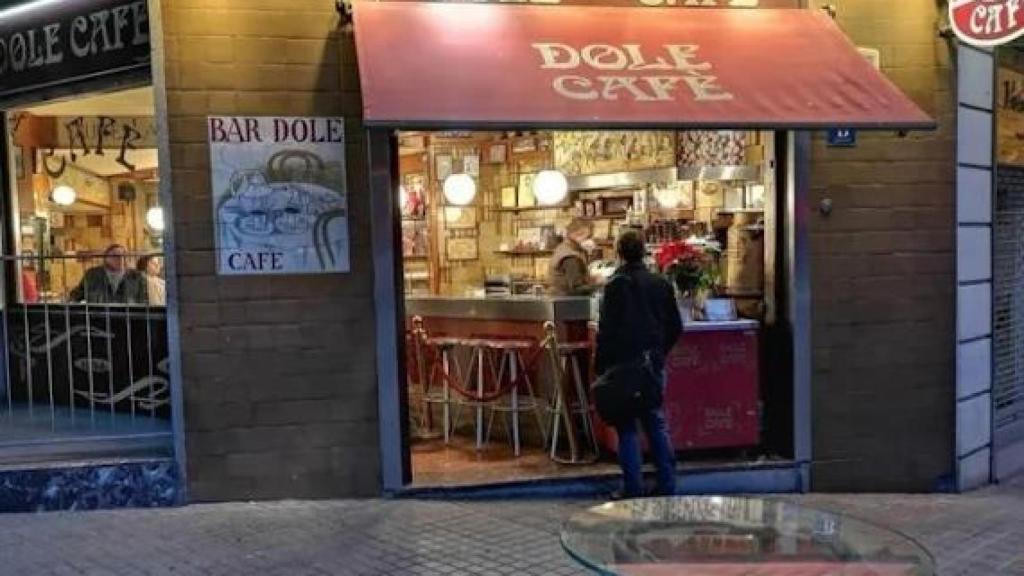 Exterior del Dole Café en Sarrià