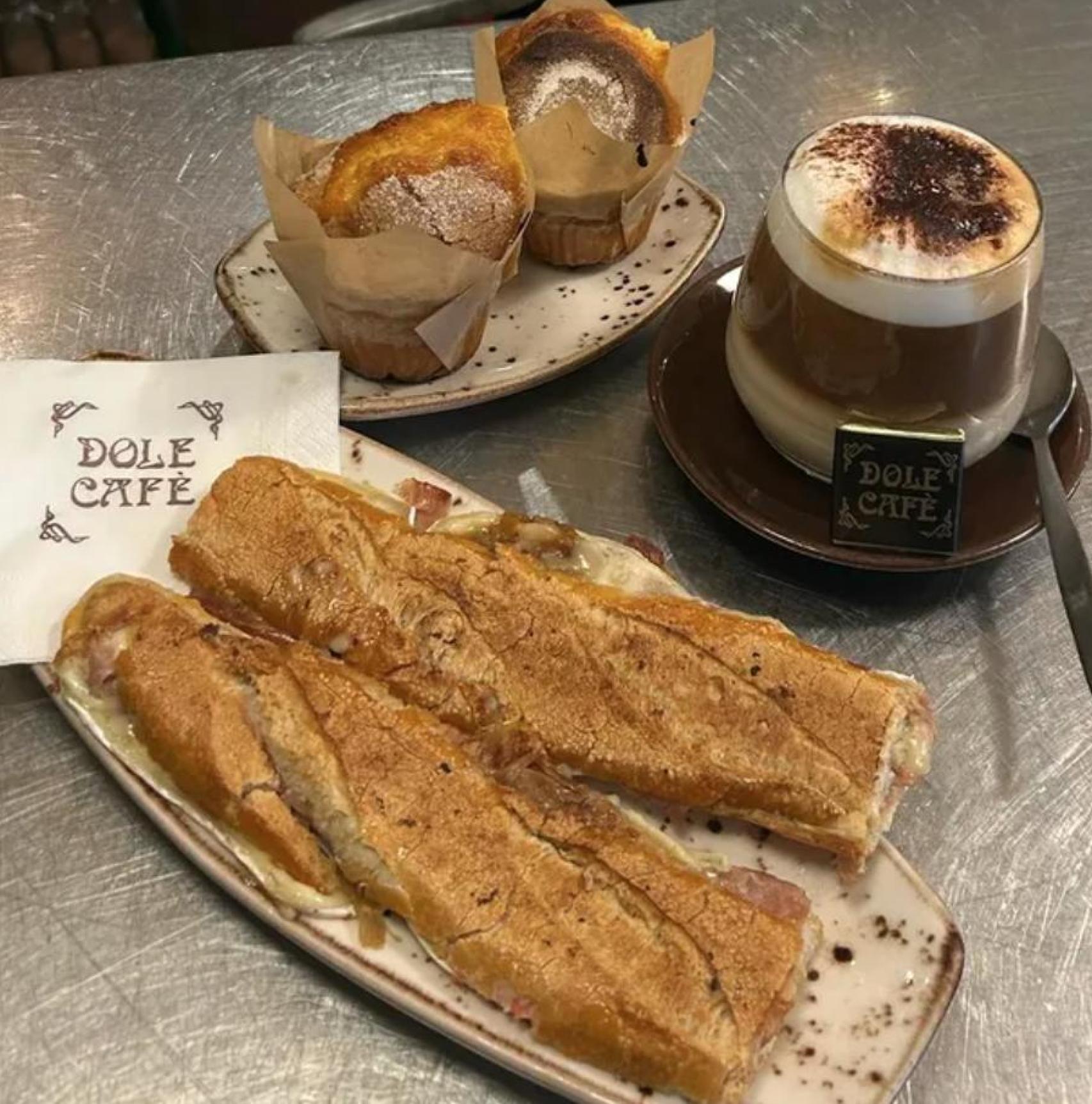 Bocadillos y bollería de Dole Café