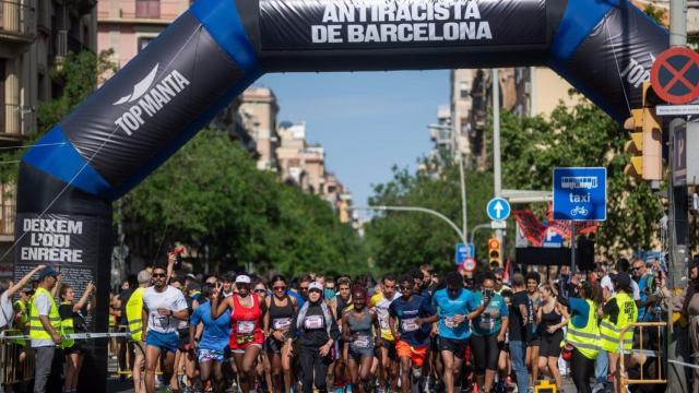 Salida de la I Carrera Antirracista de Barcelona