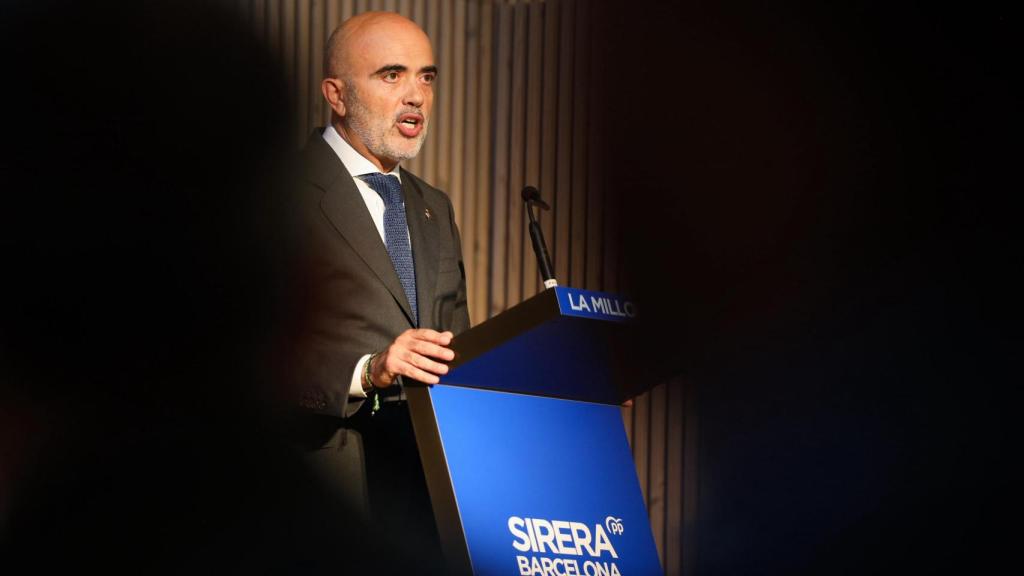 El edil popular Daniel Sirera durante su conferencia