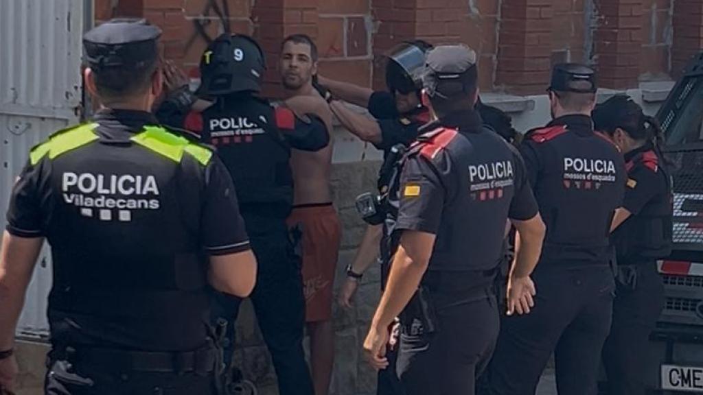 Actuación de los Mossos en el casino de Albarrosa en Viladecans