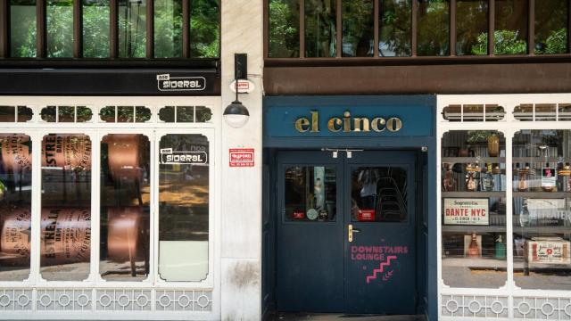 Discoteca El Cinco (futuro El Cuatro) junto a El Bar Sideral (futuro Cuatro Latas Beethoven)