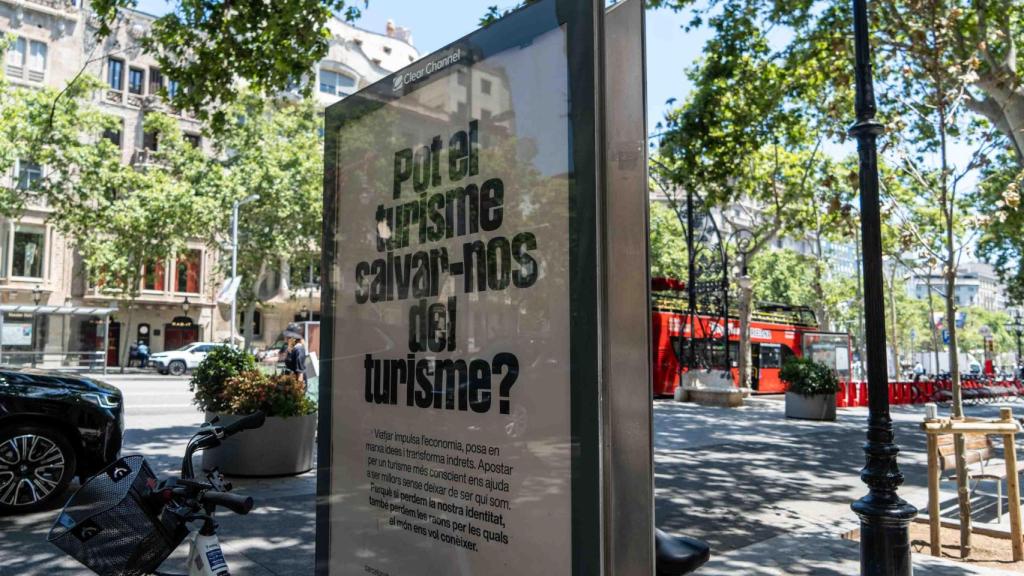 Cartel en el paseo de Gràcia