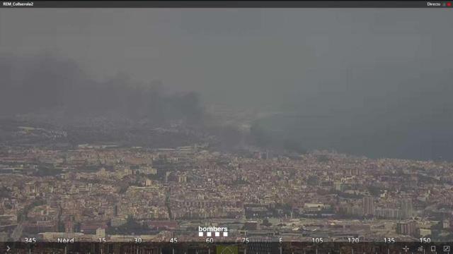 Imagen del incendio en Badalona