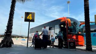 Shuttles, tecnología y puntualidad: el modelo logístico de From2 desde dentro