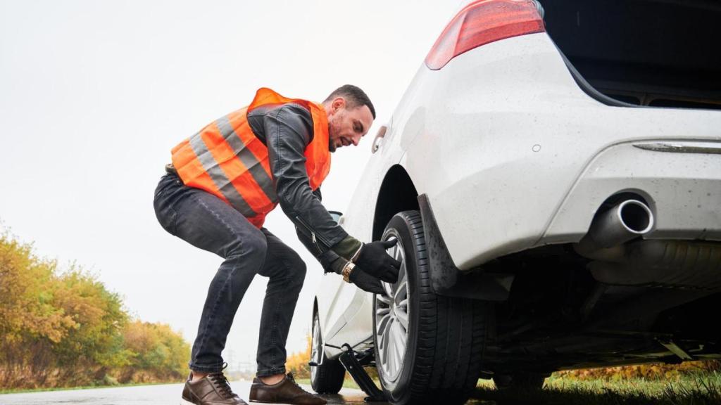 Reparación de un pinchazo en carretera