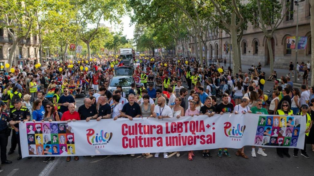 Manifestación del Pride Barcelona con Collboni, Menor, Redondo y Urtasun