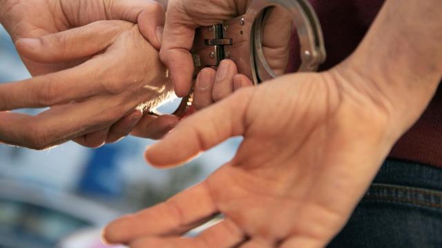 Detienen a los dos menores que apalizaron a un joven a la salida de una discoteca en Badalona