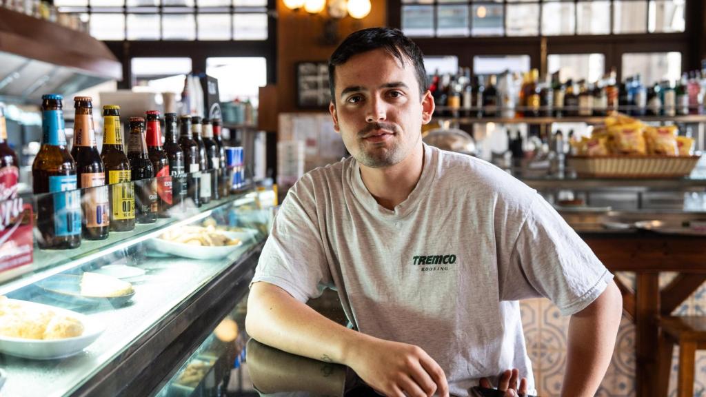 Guillem de a BCN A PIE DE CALLE durant l'entrevista amb Metrópoli