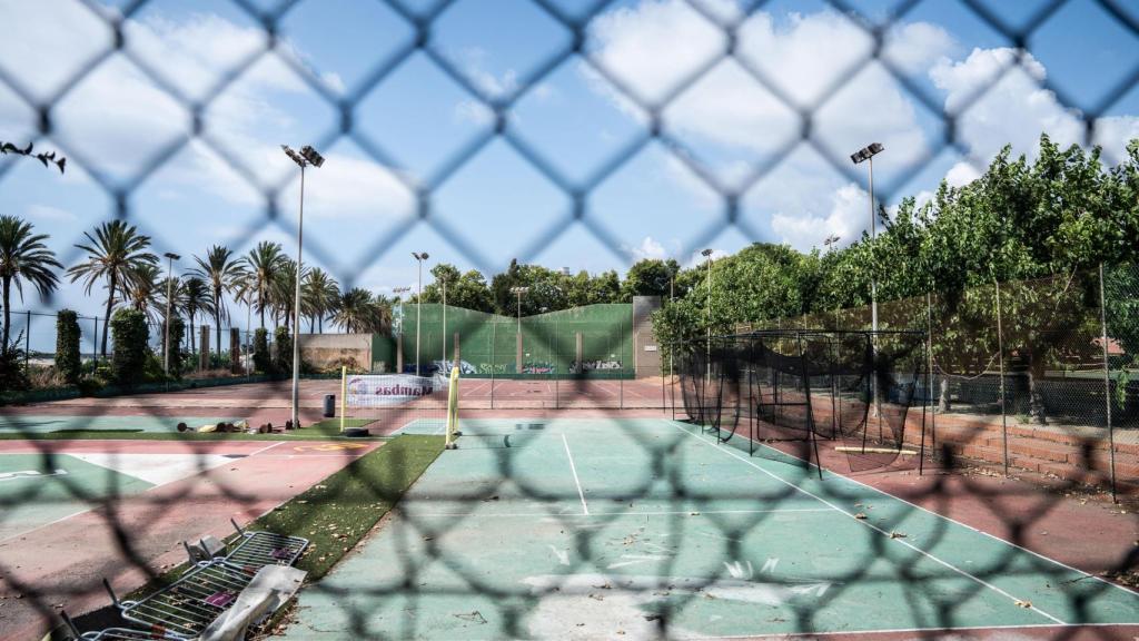 Instalaciones deportivas de la playa del Litoral de Sant Adrià
