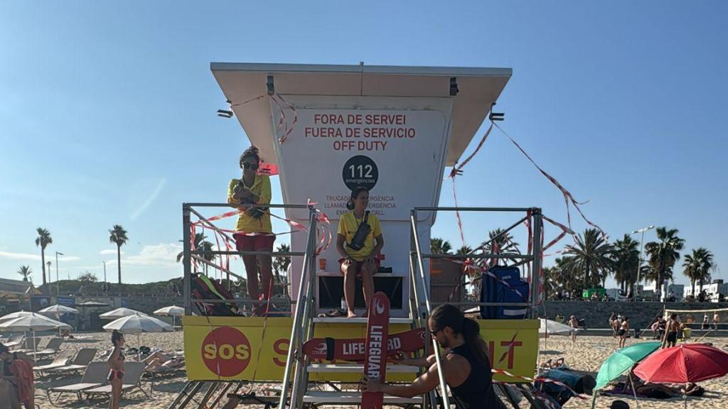 Una torre de vigilancia de Barcelona cerrada por la huelga de los socorristas