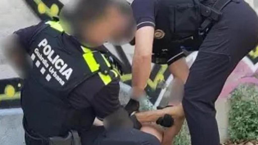 Imagen compartida por el Alcalde de Badalona en sus redes sociales de un operativo en Llefà