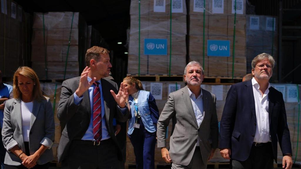 El alcalde de Barcelona Jaume Collboni y la segunda teniente de alcalde del Ayuntamiento Maria Eugènia Gay durante la visita a las instalaciones que las Naciones Unidas tiene cerca de Ammán. -